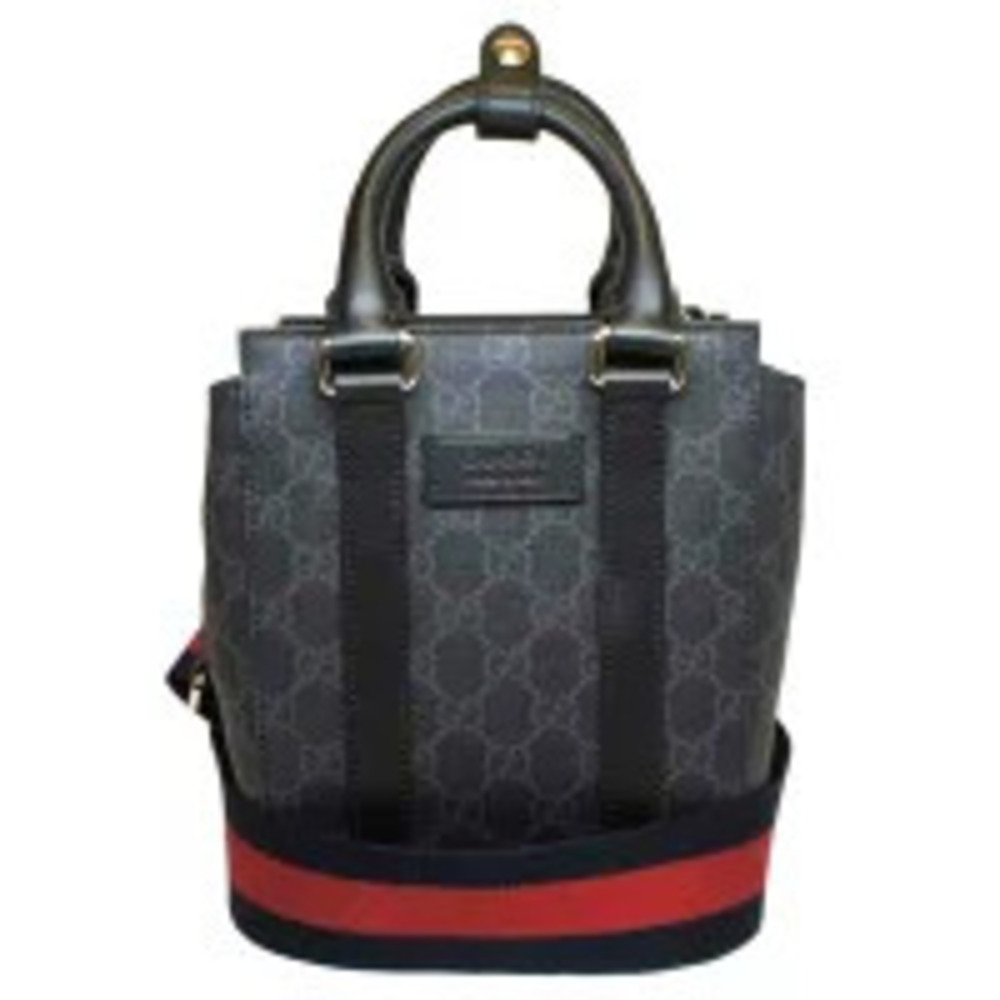GUCCI GG Supreme Sherry Shoulder Bag